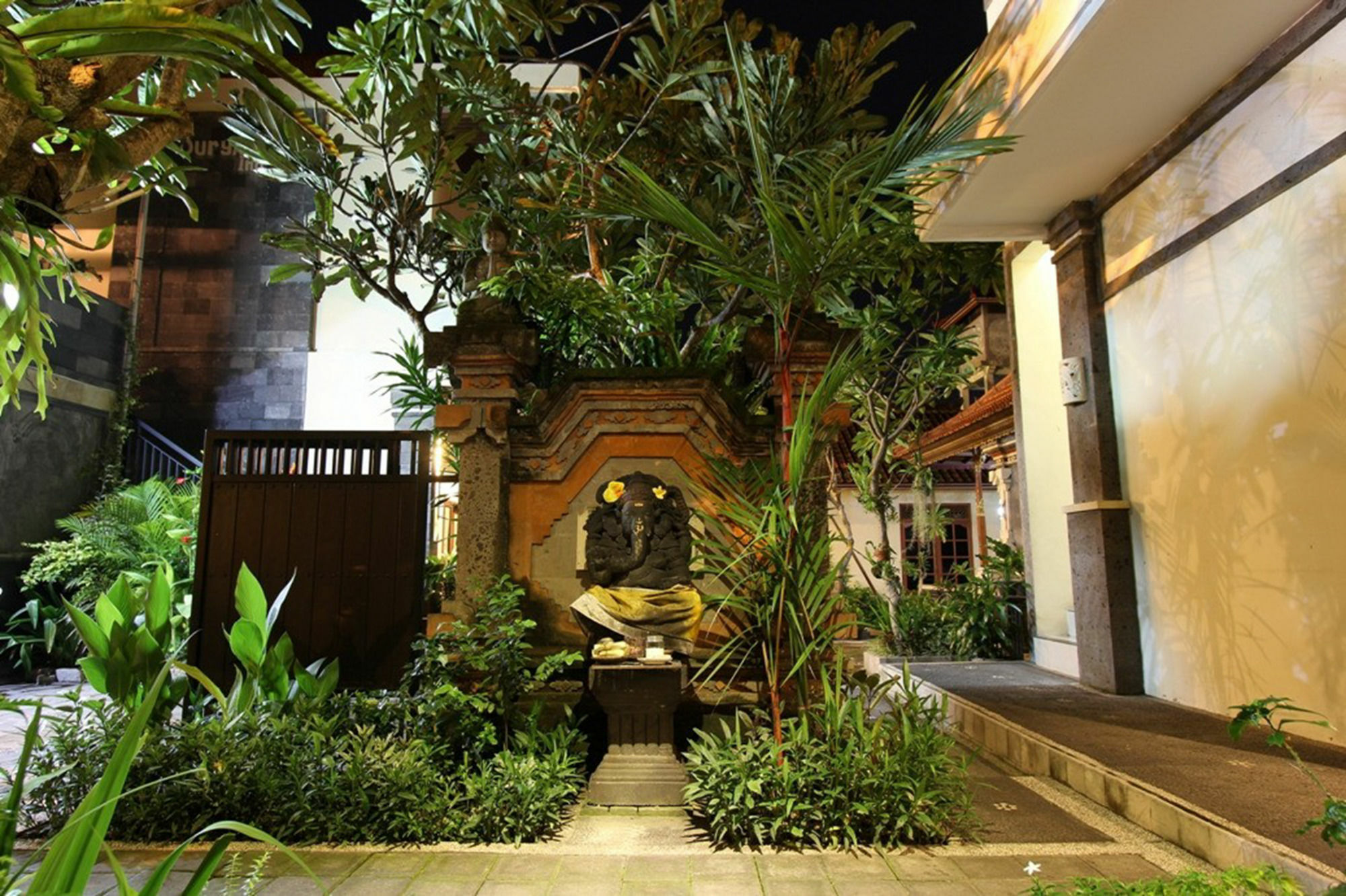 Surya Inn Kuta  Exterior photo